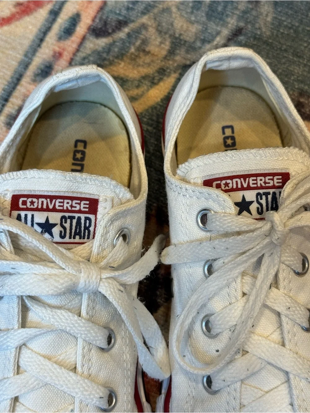 Converse low cut